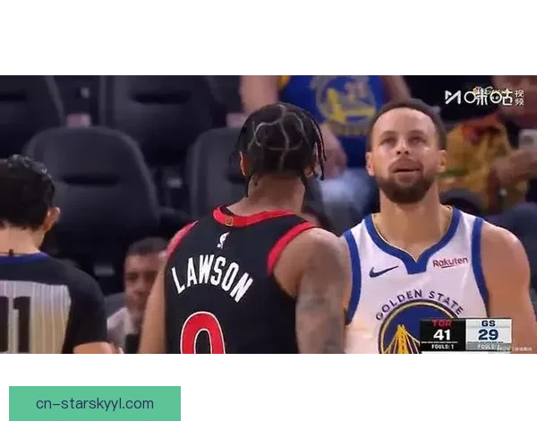 勇士遭猛龙双杀库里奎克利爆发